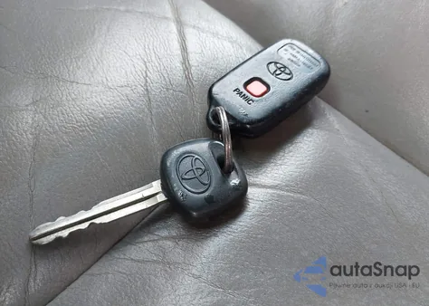 2004 Toyota Sequoia Limited из США, поврежденный, VIN 5TDZT38A84S36010